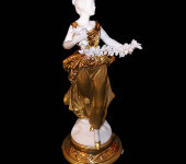 Скульптура "Богиня с цветами", Tiche Porcellane