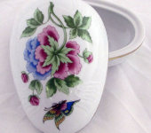 Бонбоньерка-яйцо, Hollohaza Porcelain Бонбоньерка-яйцо, Hollohaza Porcelain