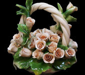 Декоративная корзина с ручкой и розами, Artigiano Capodimonte Декоративная корзина с ручкой и розами, Artigiano Capodimonte