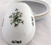 Бонбоньерка-яйцо, Hollohaza Porcelain Бонбоньерка-яйцо, Hollohaza Porcelain
