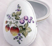 Бонбоньерка-яйцо, Hollohaza Porcelain Бонбоньерка-яйцо, Hollohaza Porcelain
