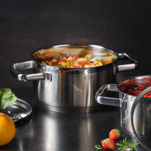 Кастрюля с крышкой , диаметр: 24 см, материал: нержавеющая сталь 18/10 item