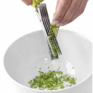 106620-Fresh-Herb-Scissors-DETAIL-Cleaning-02.jpg item