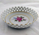 Прорезная тарелка, Hollohaza Porcelain
