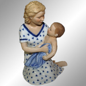 Статуэтка "Мама с ребенком", Royal Copenhagen item
