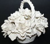 Декоративная корзина с розами, Artigiano Capodimonte Декоративная корзина с розами, Artigiano Capodimonte