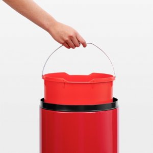 106903-Flip-Bin-30L-Passion-Red-DETAIL-Inner-Bucket.jpg item